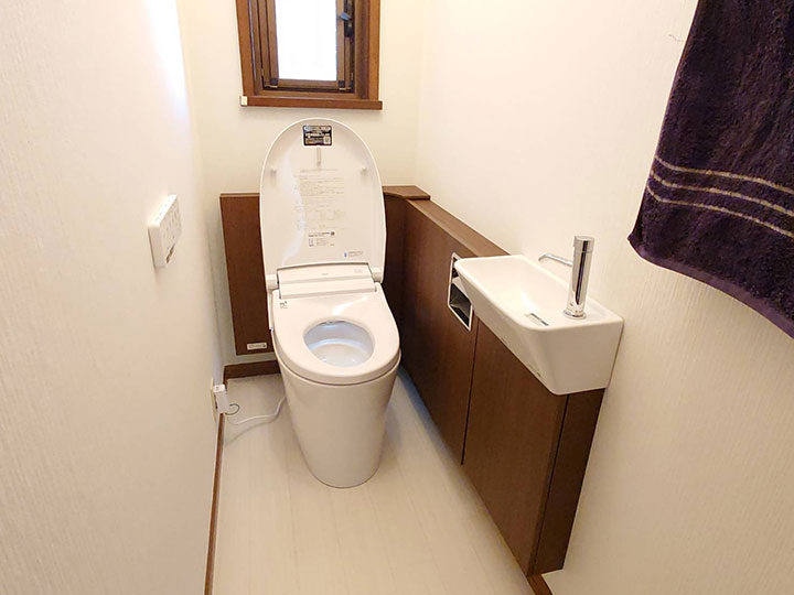 使いやすく明るいトイレになりました。